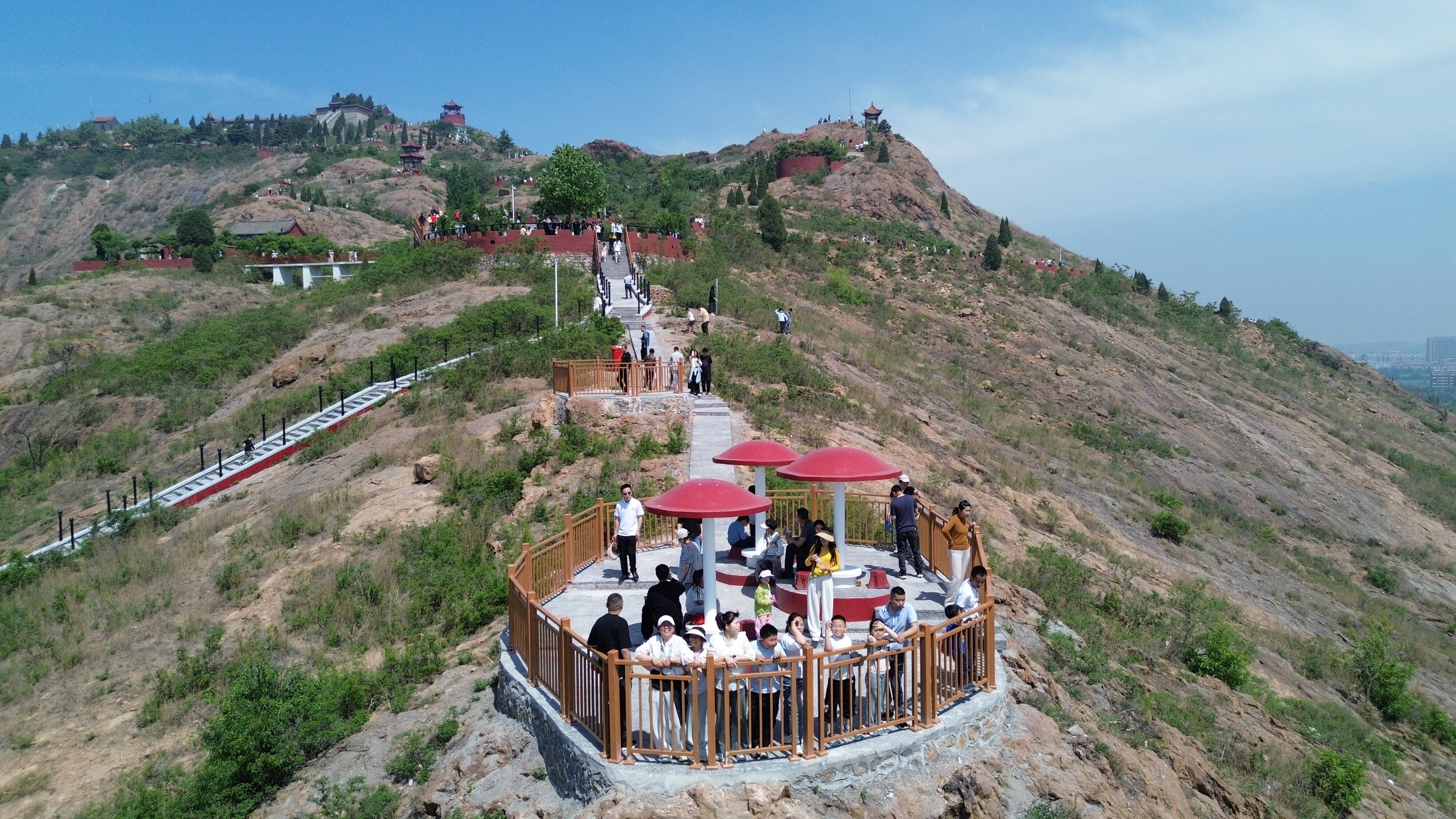 山水焕新迎客来 一湖鲜味醉春夏!潍坊峡山“五一”假期文旅活力迸发