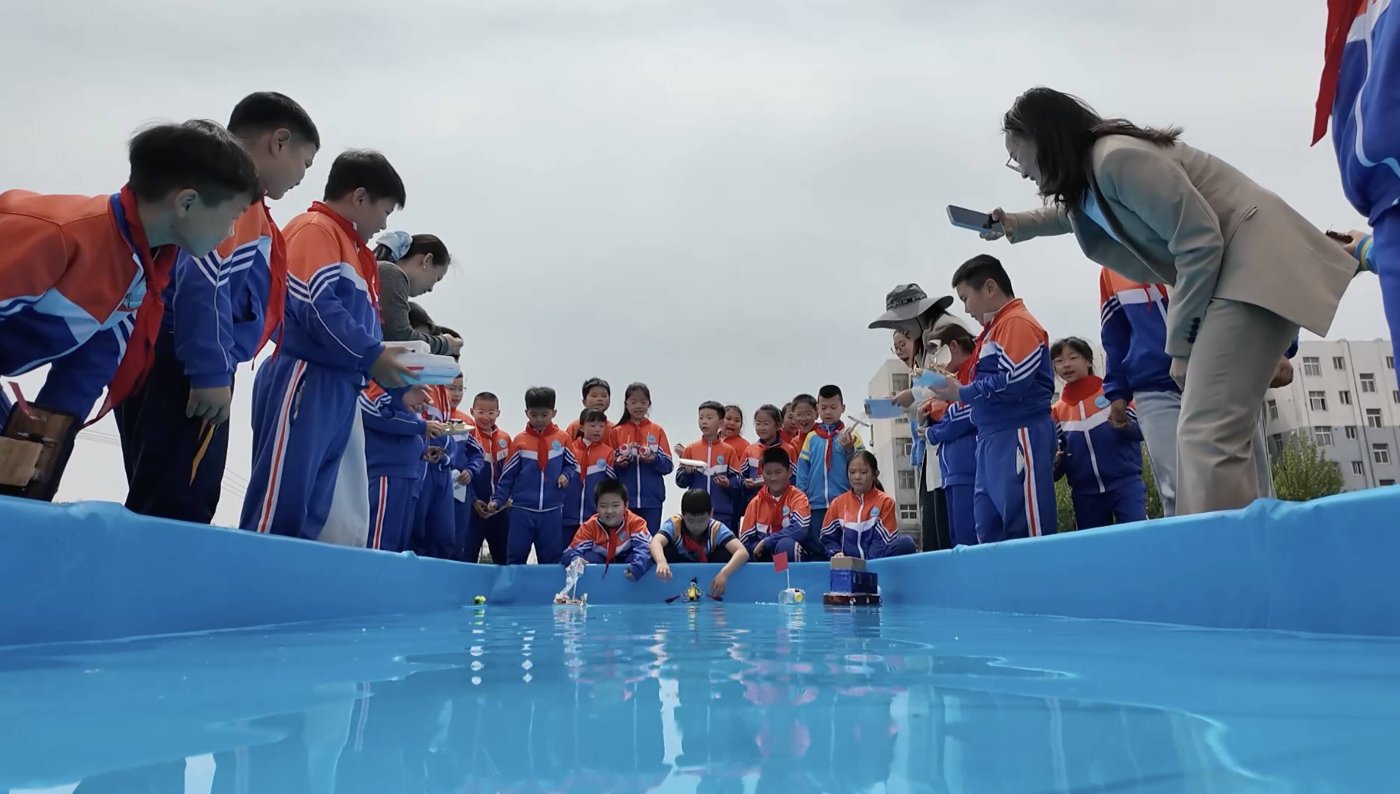 日照岚山：船模比赛点亮劳动科创课堂