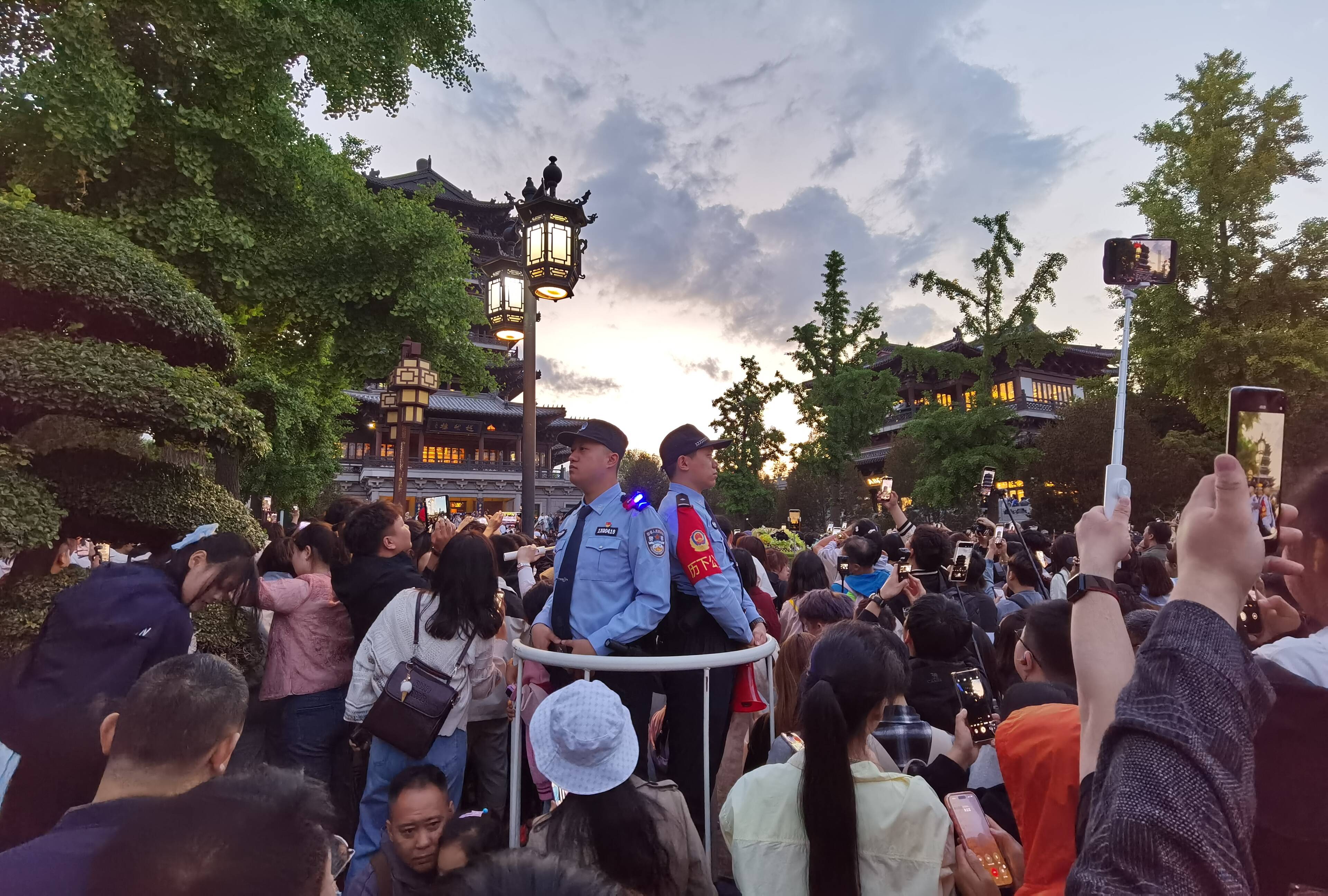 热闹的背后是他们在坚守 济南历下公安全力护航五一假期文旅平安