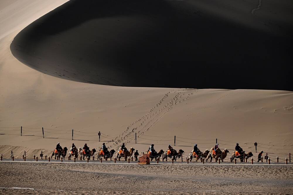 Tourists across China enjoy the May Day holiday