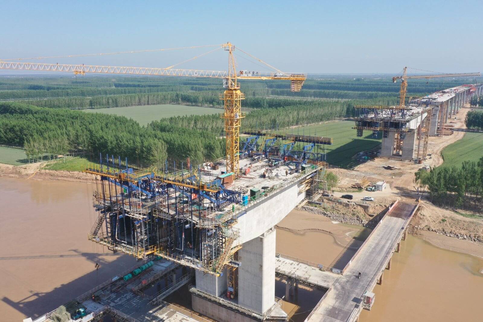 滨州第八座跨黄河大桥乐安黄河大桥全力冲刺上部结构施工