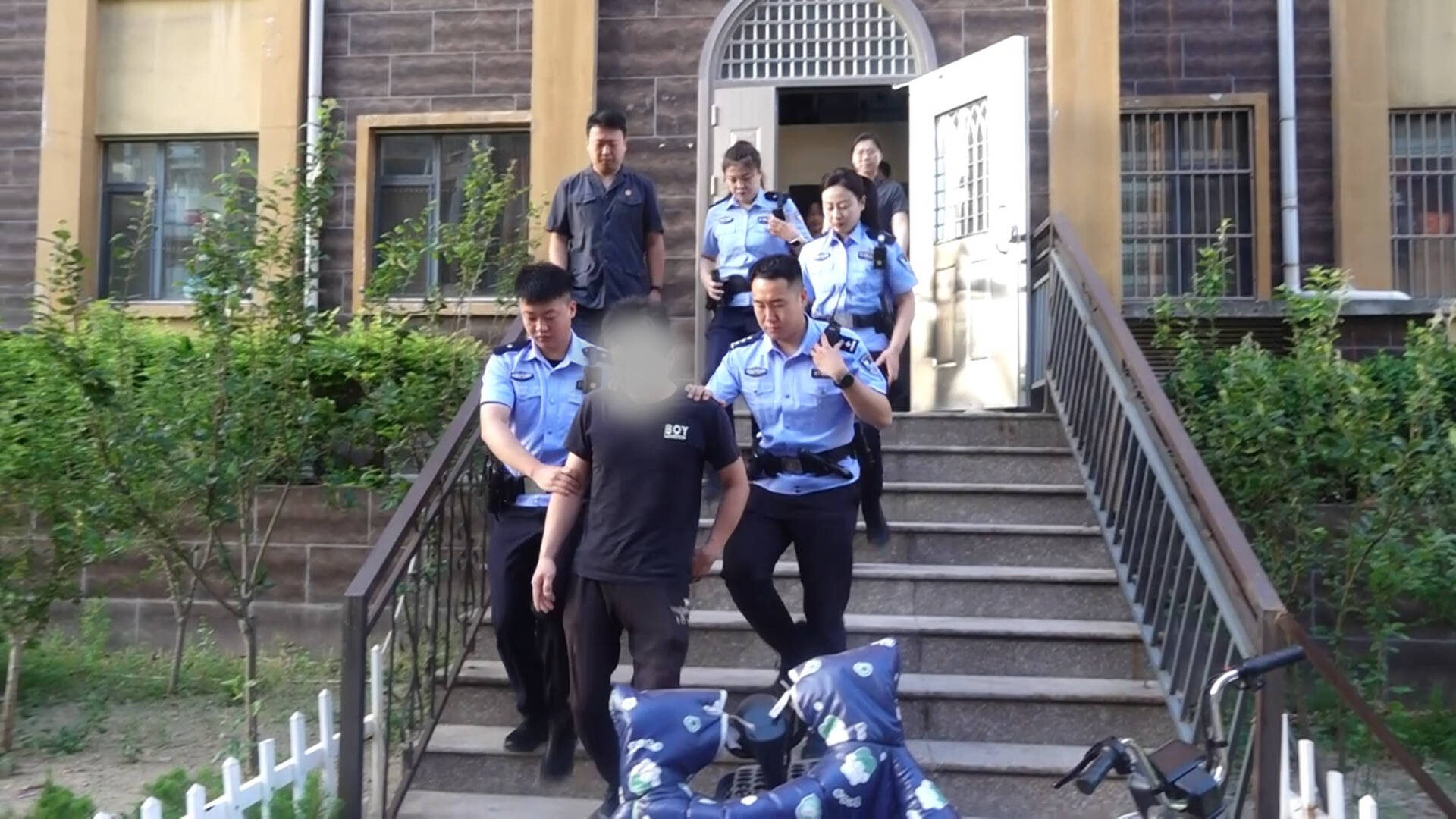 “亮”剑行动 | 博兴:1.2万元货款拖欠三年 被执行人清晨被依法拘传