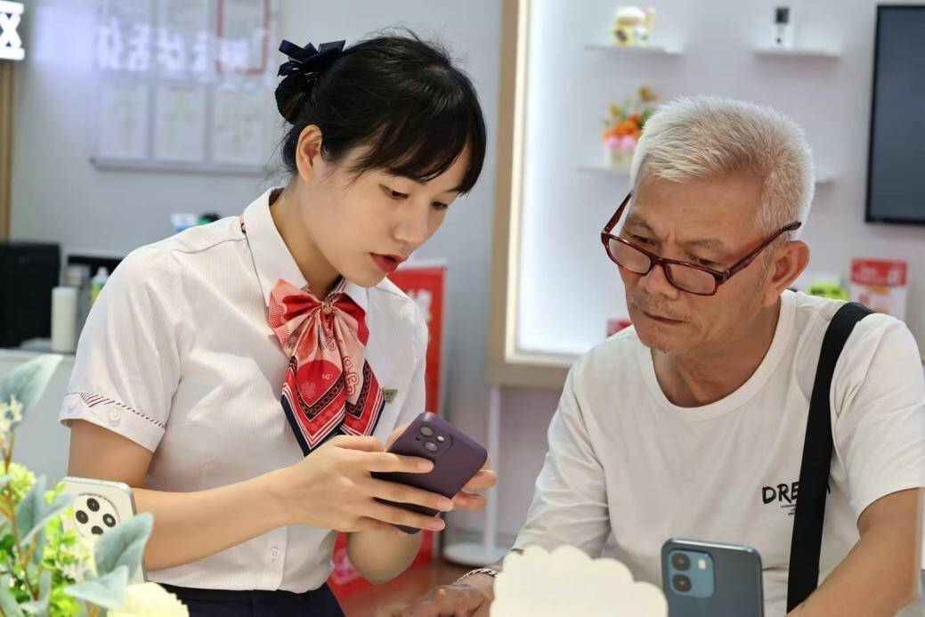 联通每寸微光让每一次连接都有温度(图2)