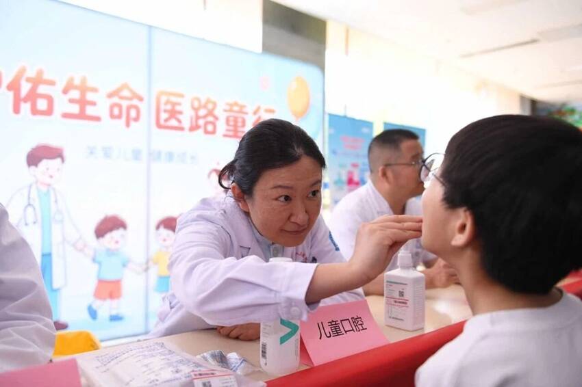 济宁市第一人民医院开展“护佑生命 医路童行”健康之旅公益活动