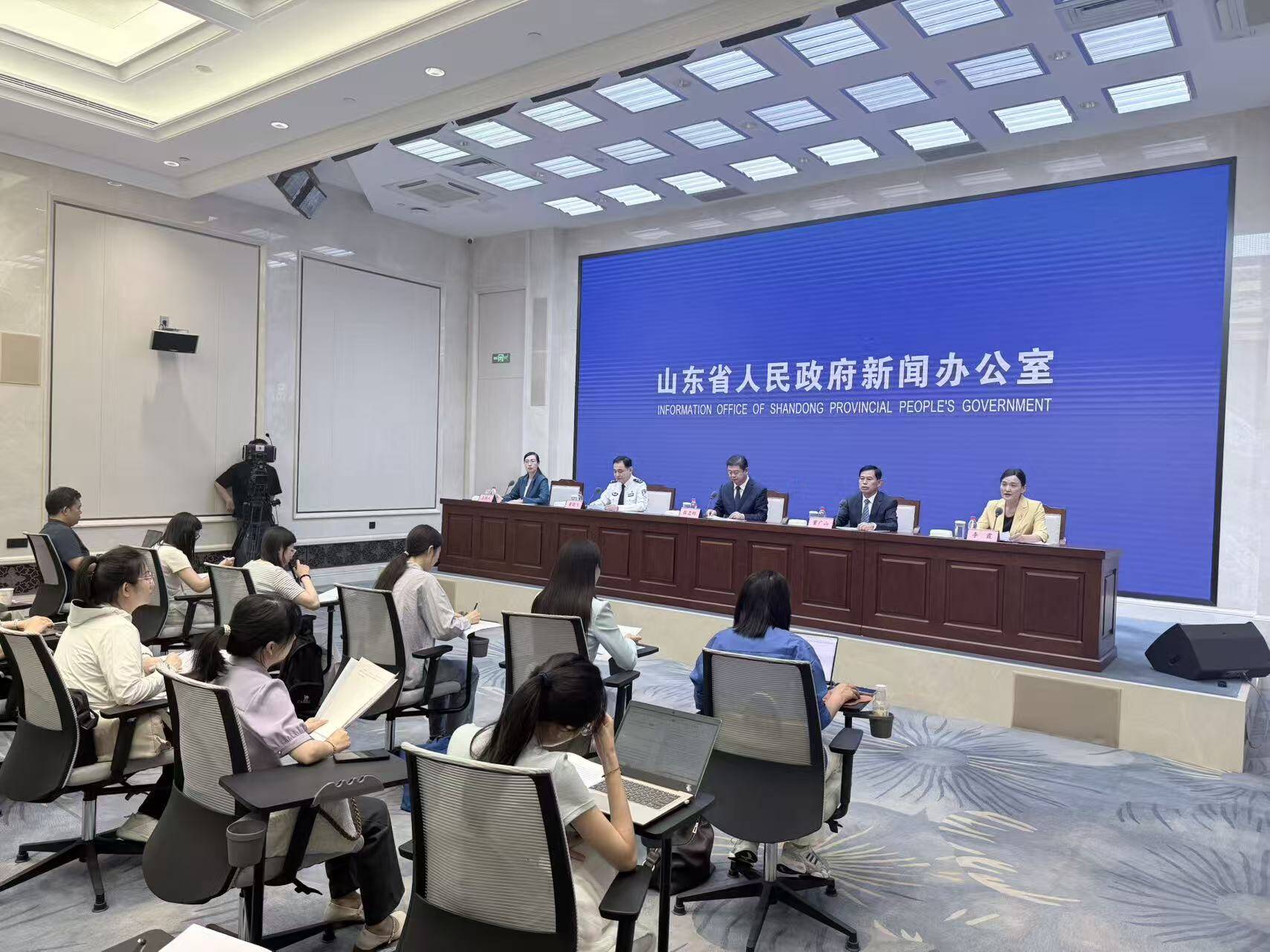 山东2026高考考前提醒发布:外语14:45后禁入、听力首节播放两遍、严禁智能眼镜入场
