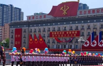 习近平出席金正恩举行的欢迎仪式