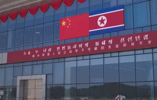 习近平抵达平壤 开始对朝鲜进行国事访问