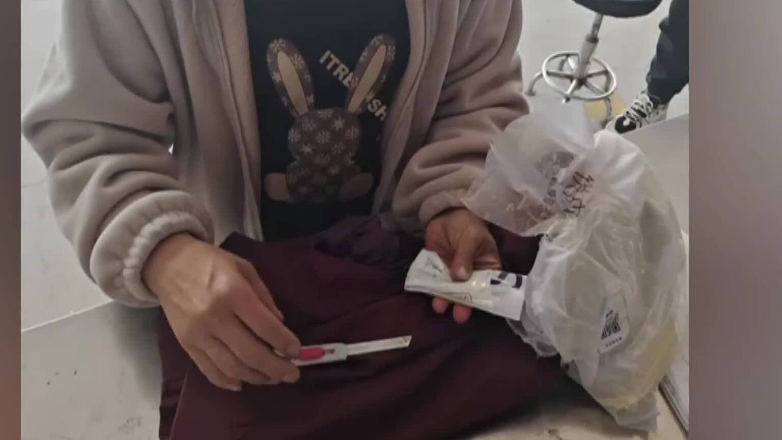 100克金条缝在衣物夹层邮寄！菏泽一女子“投资理财”被骗