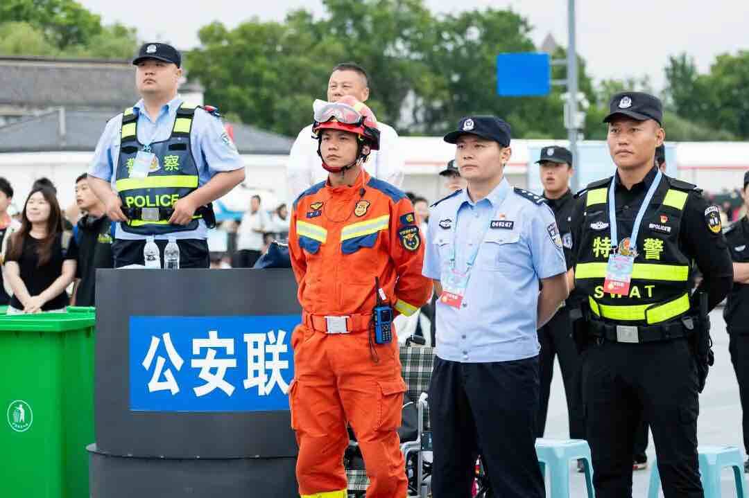 艾草飘香“警”色浓 山东公安全力护航端午安康