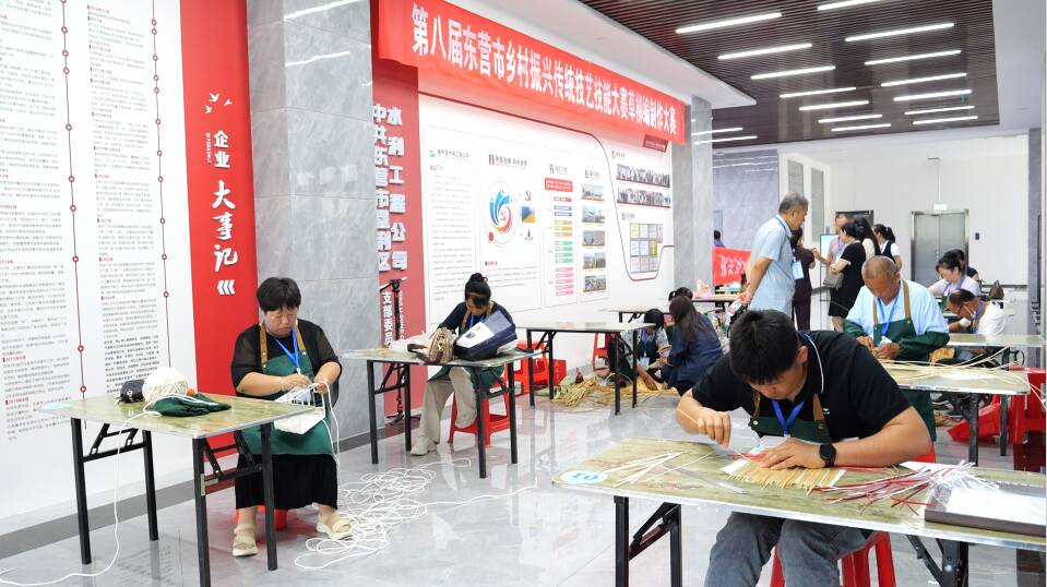long8股份有限公司匠心竞技展绝活技艺赋能促振兴--第八届东营市乡村振兴传统技艺技能大赛在垦利区成功举办(图1)