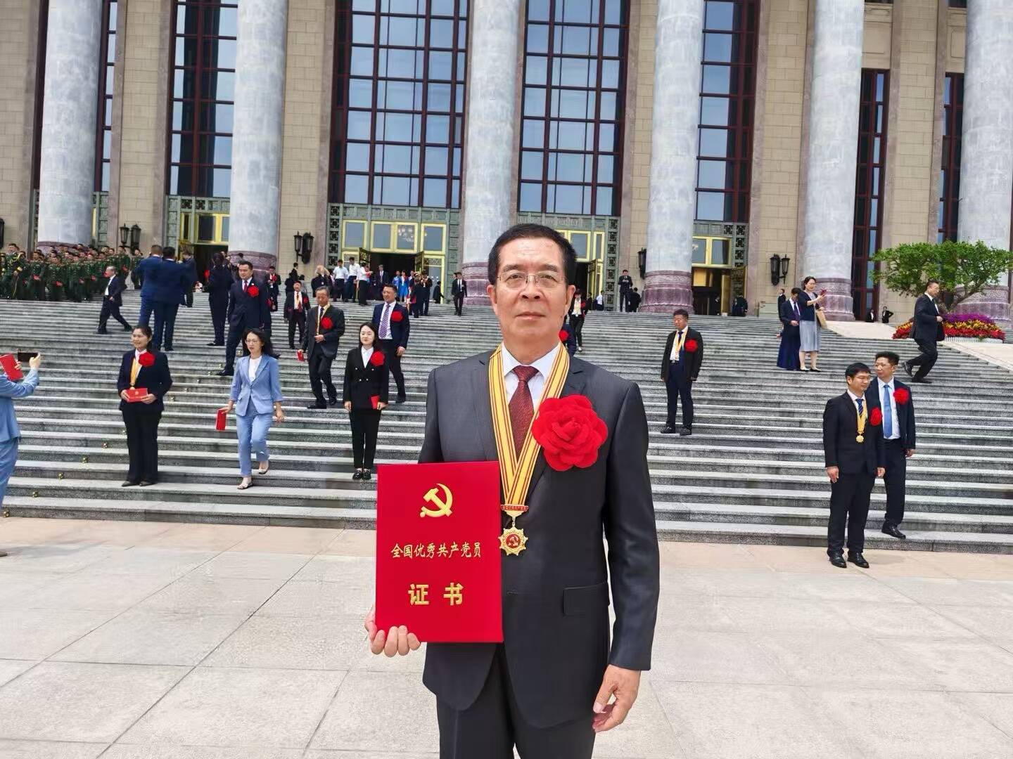 山东港口首席科学家张连钢获评“全国优秀共产党员”