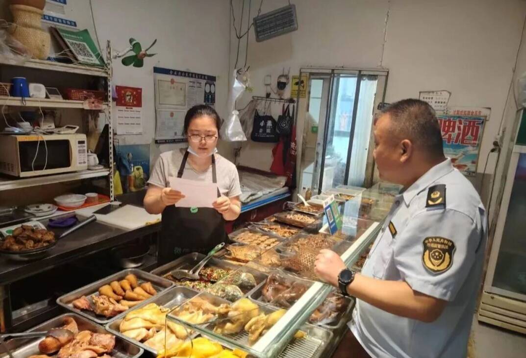 高温不“降标” 济宁市金乡县严查餐饮环节风险隐患确保夏日饮食安全