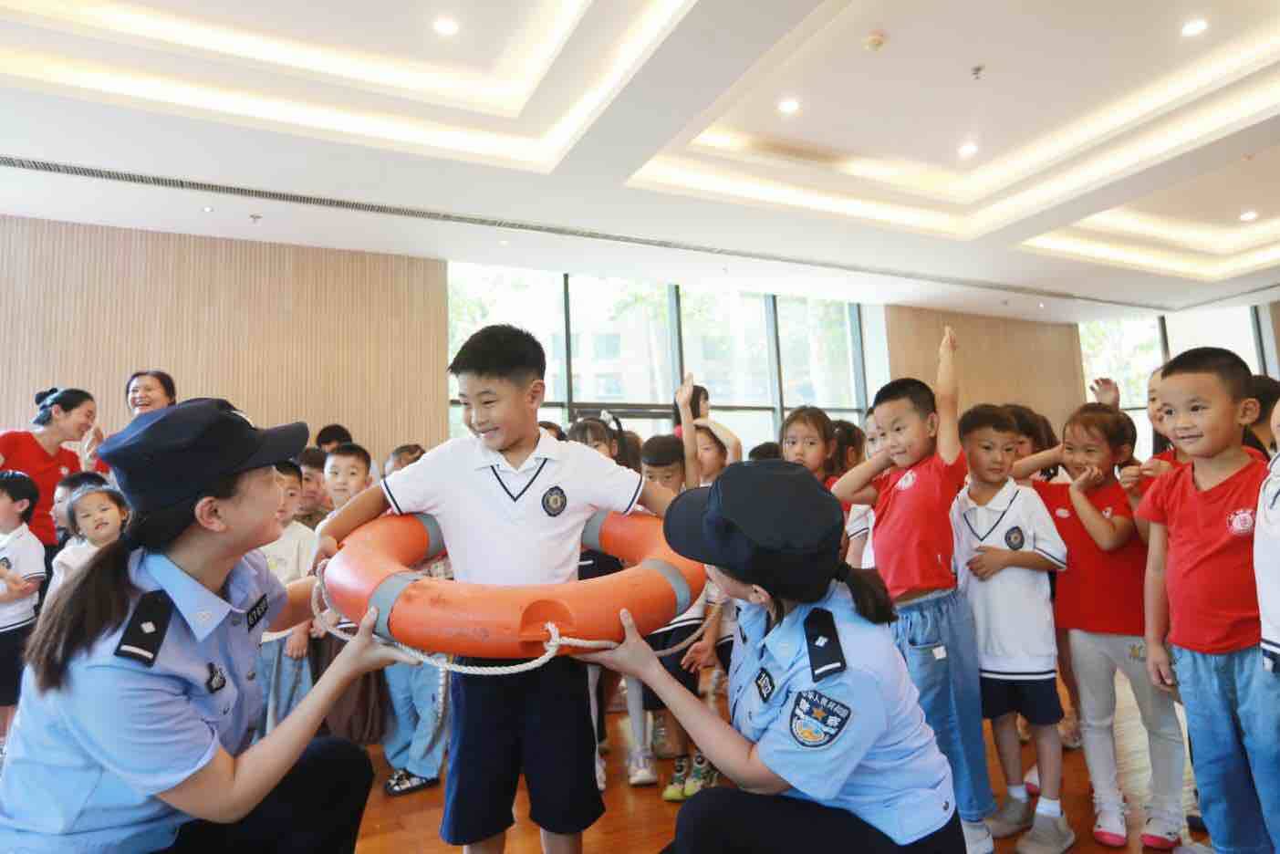 空地巡防+智慧预警山东公安织密夏季防溺水“立体安全网”(图5)
