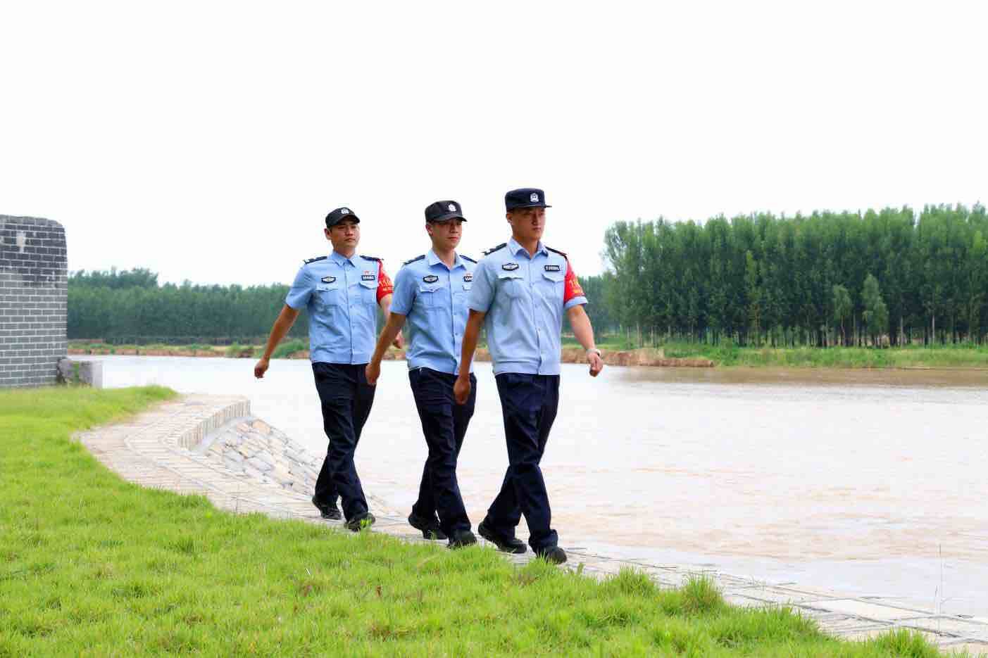 空地巡防+智慧预警山东公安织密夏季防溺水“立体安全网”(图3)