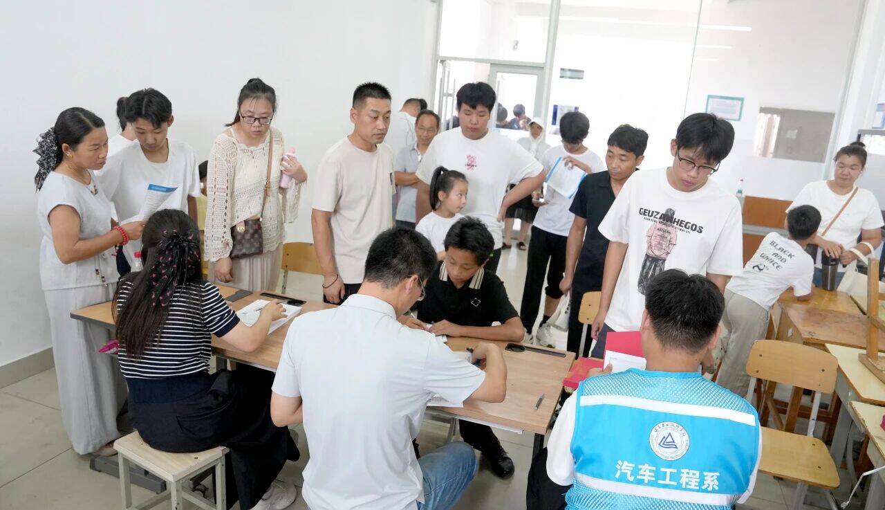 山东工业技师学院2026年秋季新生(第一批)面试选拔工作顺利举行