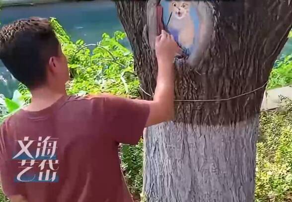 济南把童话书搬到了树上