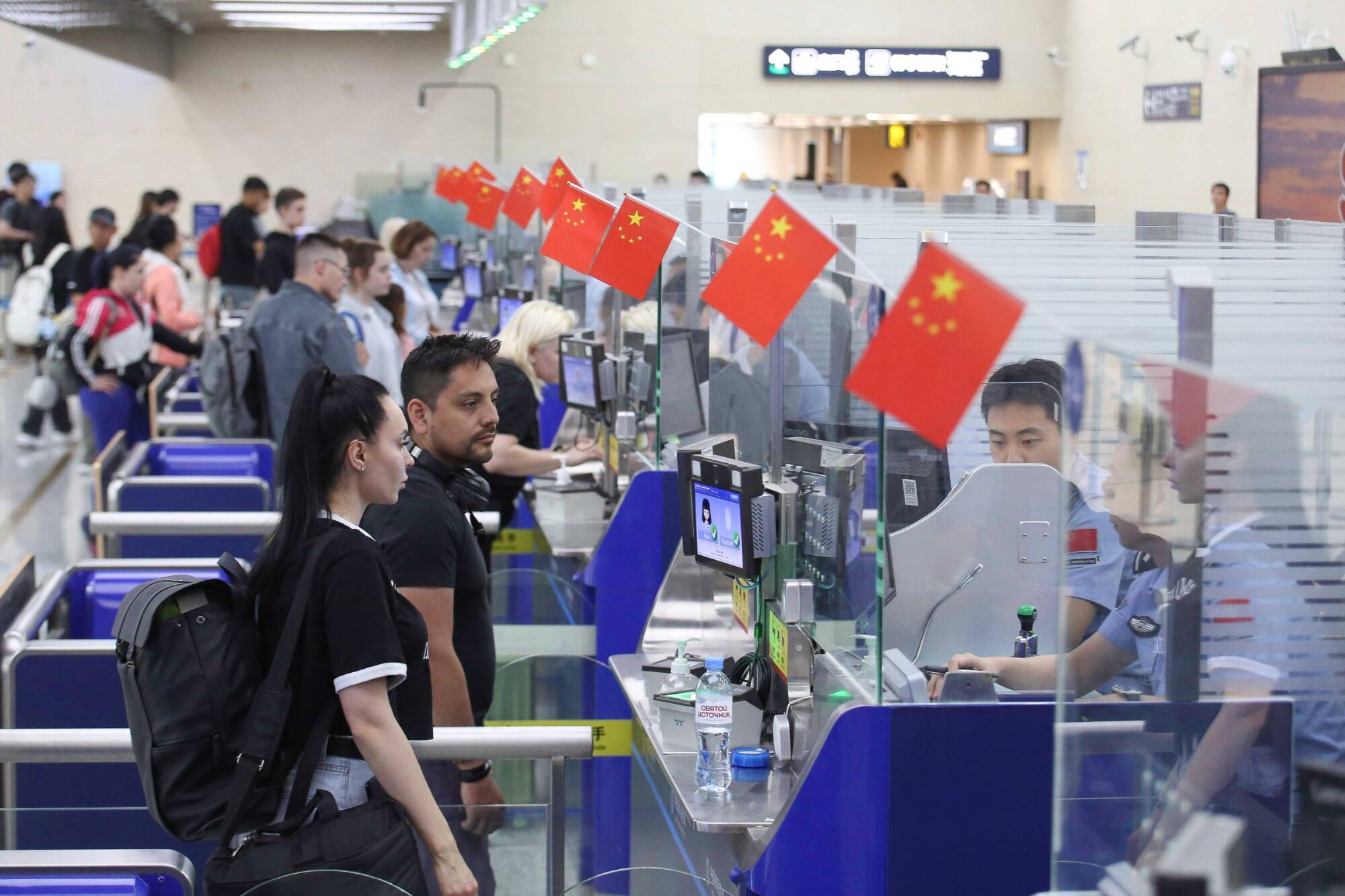 好评中国丨“ChinaShopping”火爆,中国智造装满“世界行李箱”