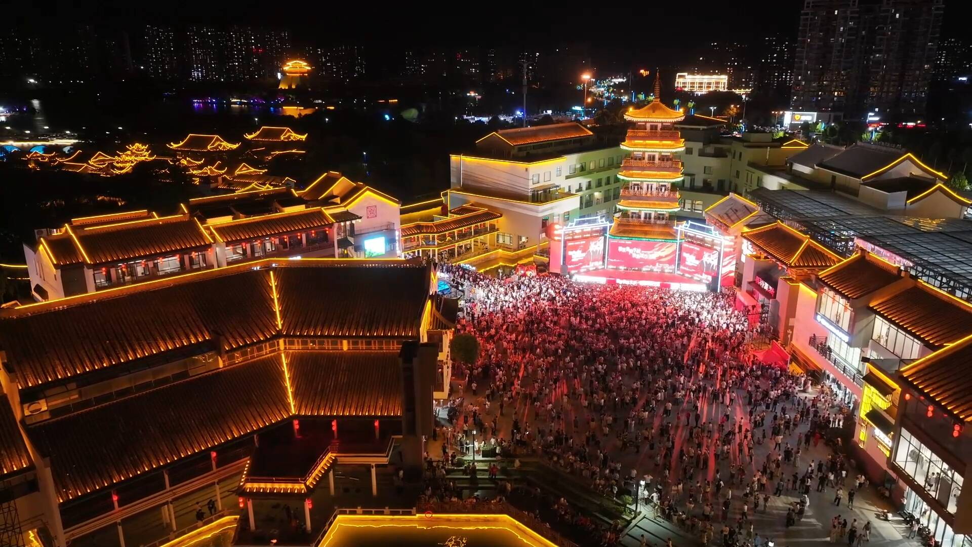 枣庄：鲁南水城焕新 点亮“夜经济”新地标