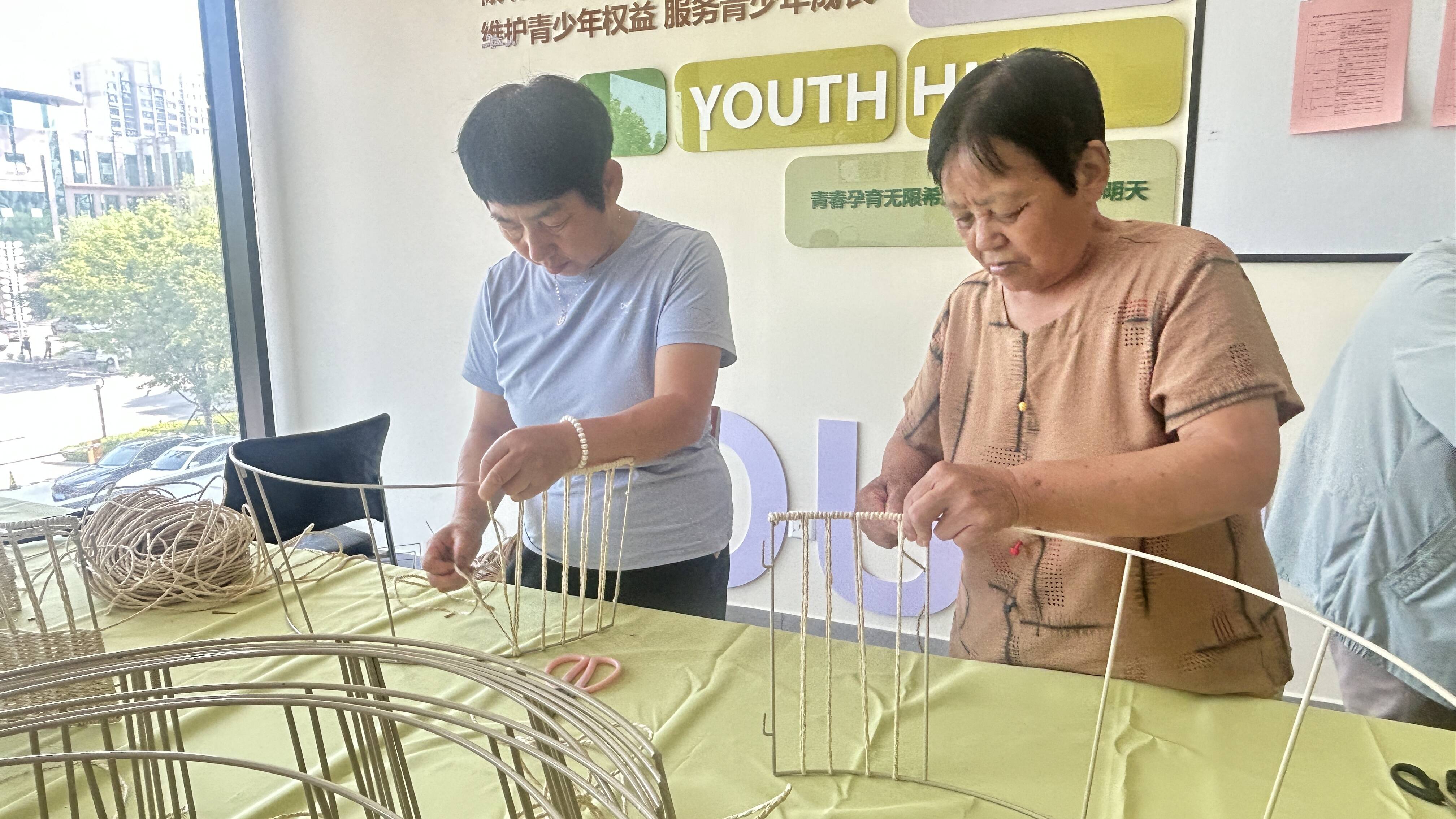 肥城：把手艺变成“钱袋子” “微工坊”编出居民家门口增收梦