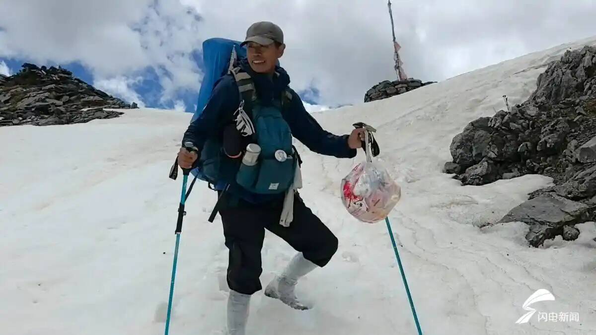 退役核潜艇老兵徒步重走长征路，以行动传承新时代强军精神