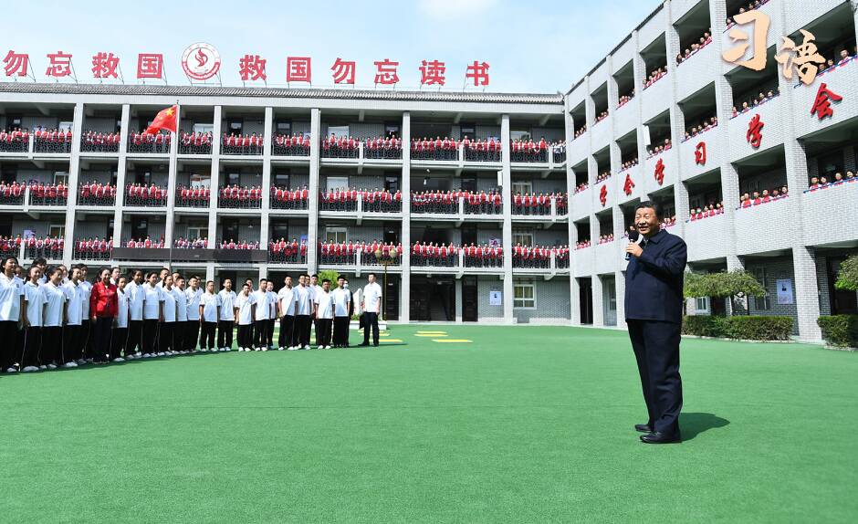 习语丨“这是一个英雄辈出的时代,你们这个年纪正当其时”