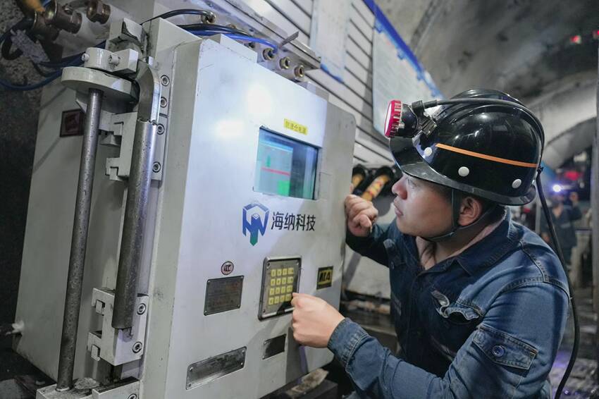 海纳科技以智能技术改造煤仓 让高危清堵作业成为过往