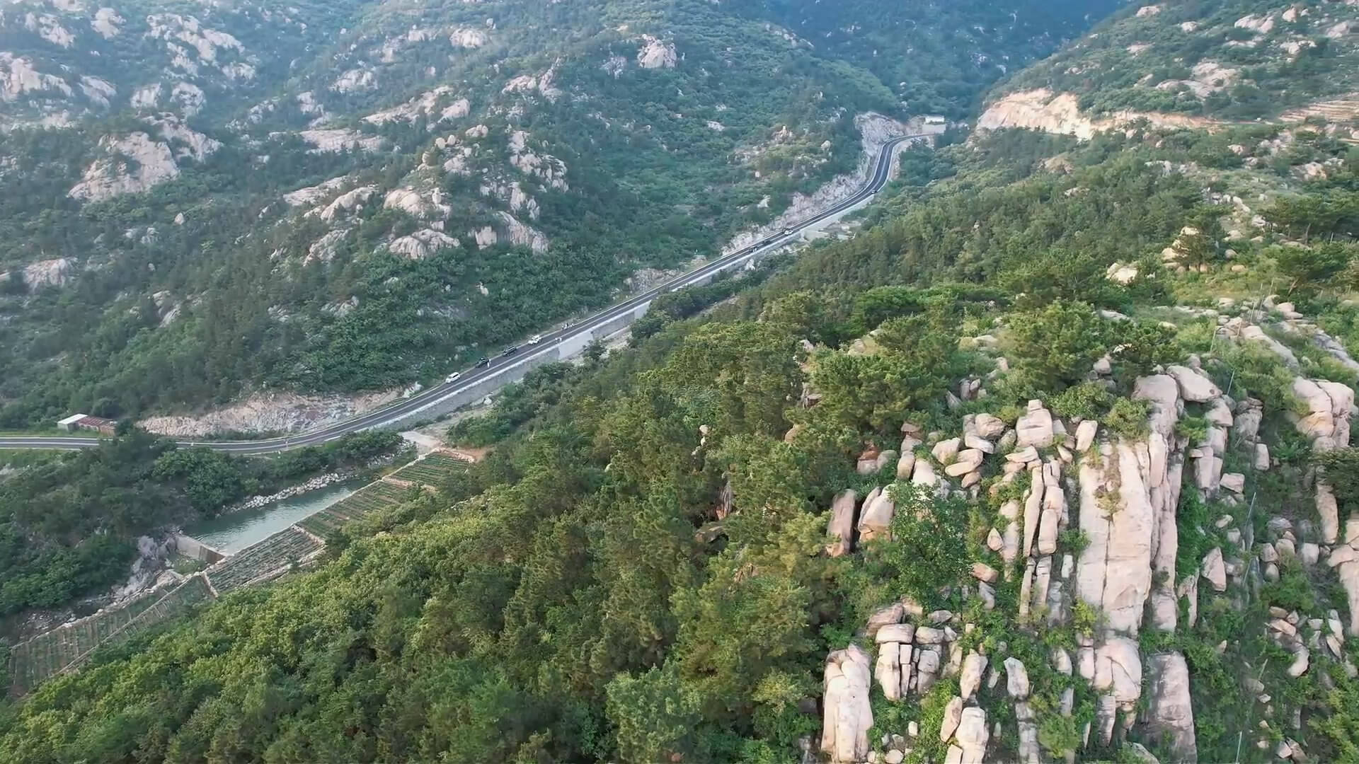 费县马田公路成为游客热门打卡地 一条路串起山野风光和烟火气