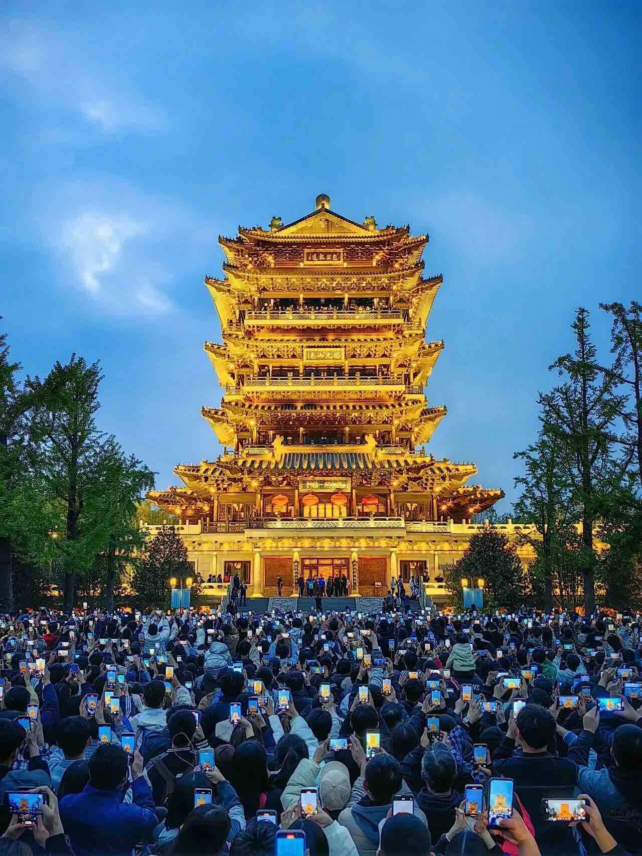 国庆假期第二日全省文旅市场热力攀升——重点监测200家景区接待游客420.2万人次