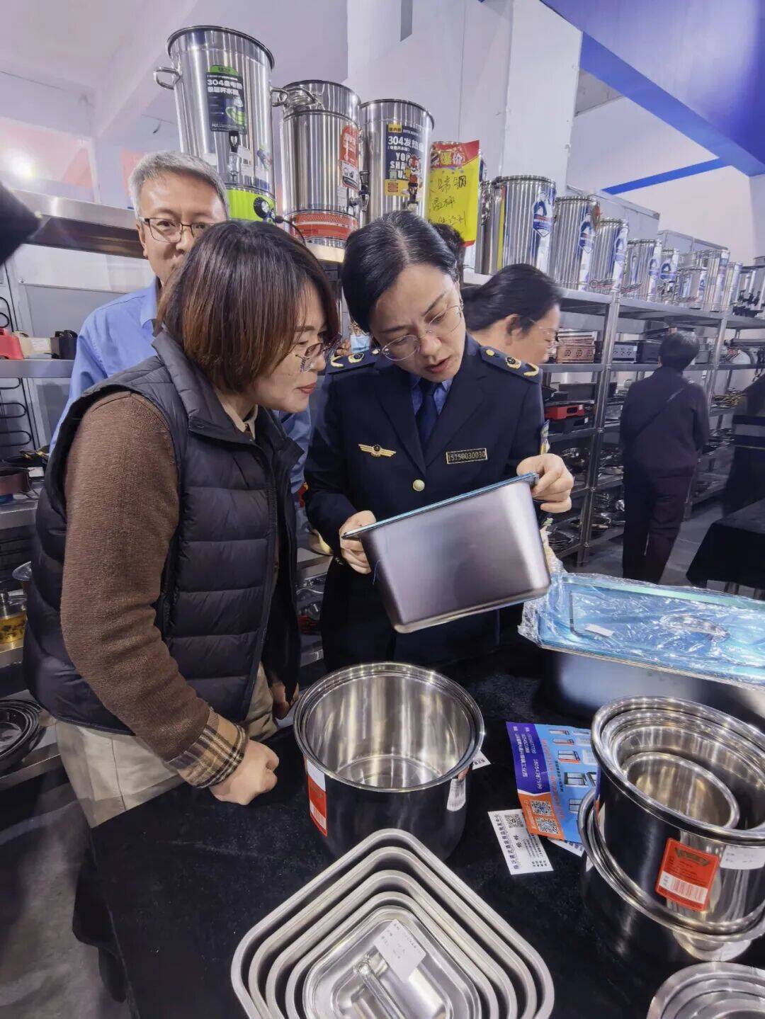 滨州市市场监管局开展“国际厨具博览会”展会知识产权服务(图1)