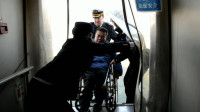 【网络中国节·春节】残疾人谢廷红：5小时轮渡 开车9小时回家过年