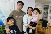 山东首批赴武汉医疗队成员王永彬与家人告别 儿子：爸爸是一个不怕危险的人