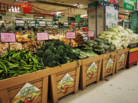 50秒︱济南银座超市三四十种蔬菜待选 部分菜价下调