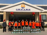 武汉返乡大学生用奖学金购买1000瓶酒精捐献给日照环卫工人