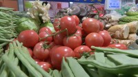 叶菜一斤便宜两块左右！ 记者探访济南社区菜市场，蔬果肉类供应充足