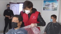 44秒丨濱州無棣青年志愿者公益理發進“疫”線  貢獻青春力量暖人心