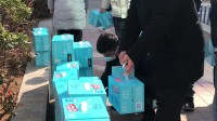 致敬白衣天使！山东爱心企业为一线医护人员捐赠150箱苏打水