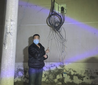 潍坊安丘一男子嫌自家宽带效果不佳疯狂破坏电信设备被警方抓现行