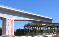 央视《新闻30分》：济宁泗河特大桥转体梁成功跨越京沪铁路