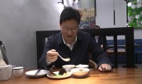 48秒｜临沂市长带头“下馆子”自费点餐，倡导分餐制！