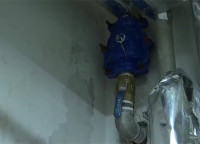 济南：追踪！小区水管漏水导致演出器材被损坏 究竟谁负责