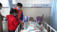 64秒｜“爸，受委屈了”滨州支援湖北医生李洪波一回家直奔父亲病床
