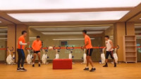 64秒丨鲁能球员加练欢乐多 莫伊塞斯刘超阳组队玩对抗
