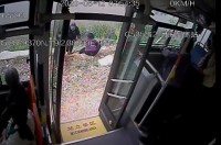 31秒丨日照公交司机勇救落水老人，之后悄悄离开……