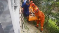 58秒丨济南一男子跌落十几米深泄洪沟 没带手机被困两天