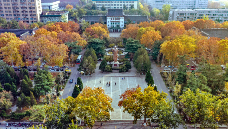 山东师范大学千佛山校区位于