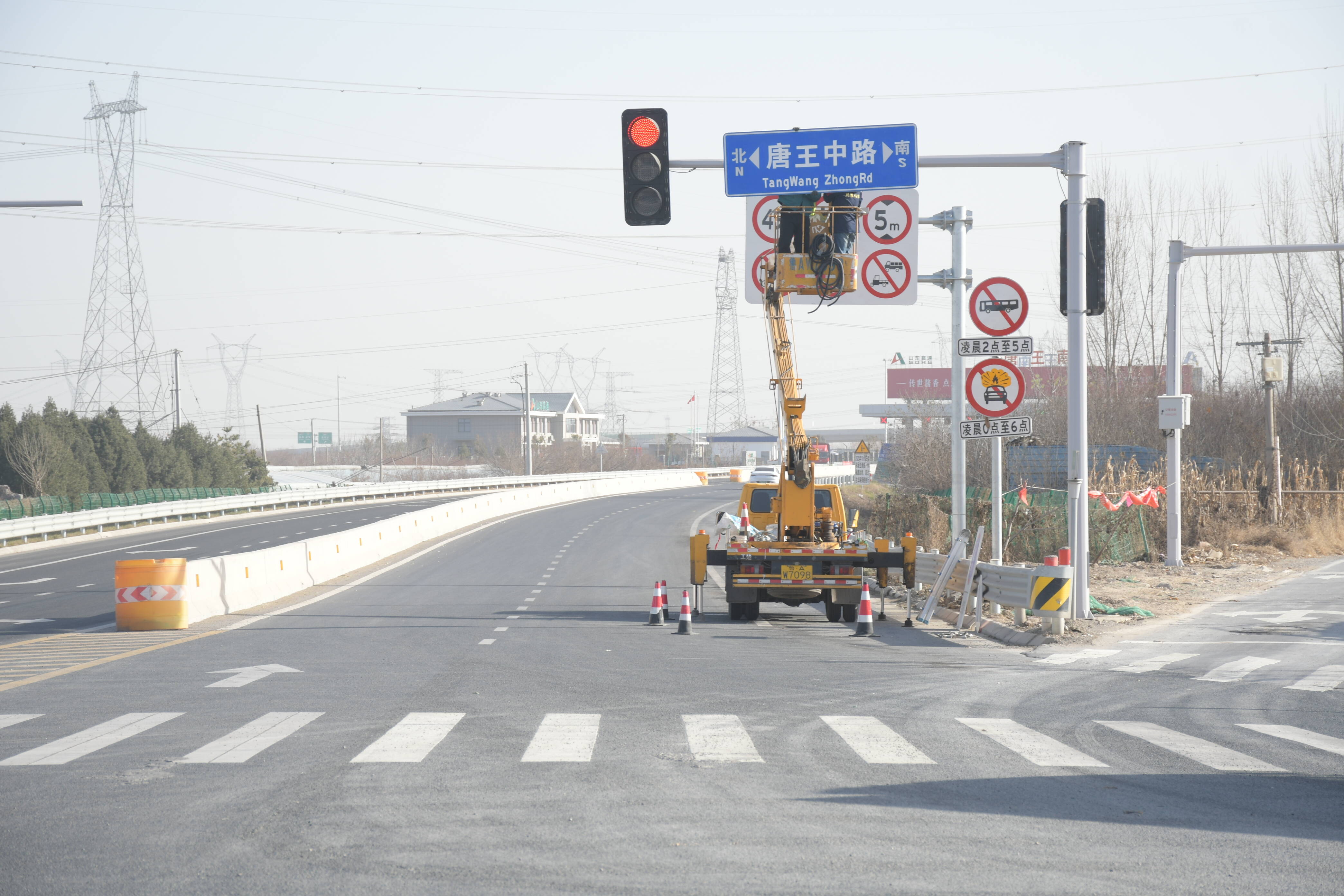 路口隱患變暢安濟南交警支隊歷城大隊推進路口革命