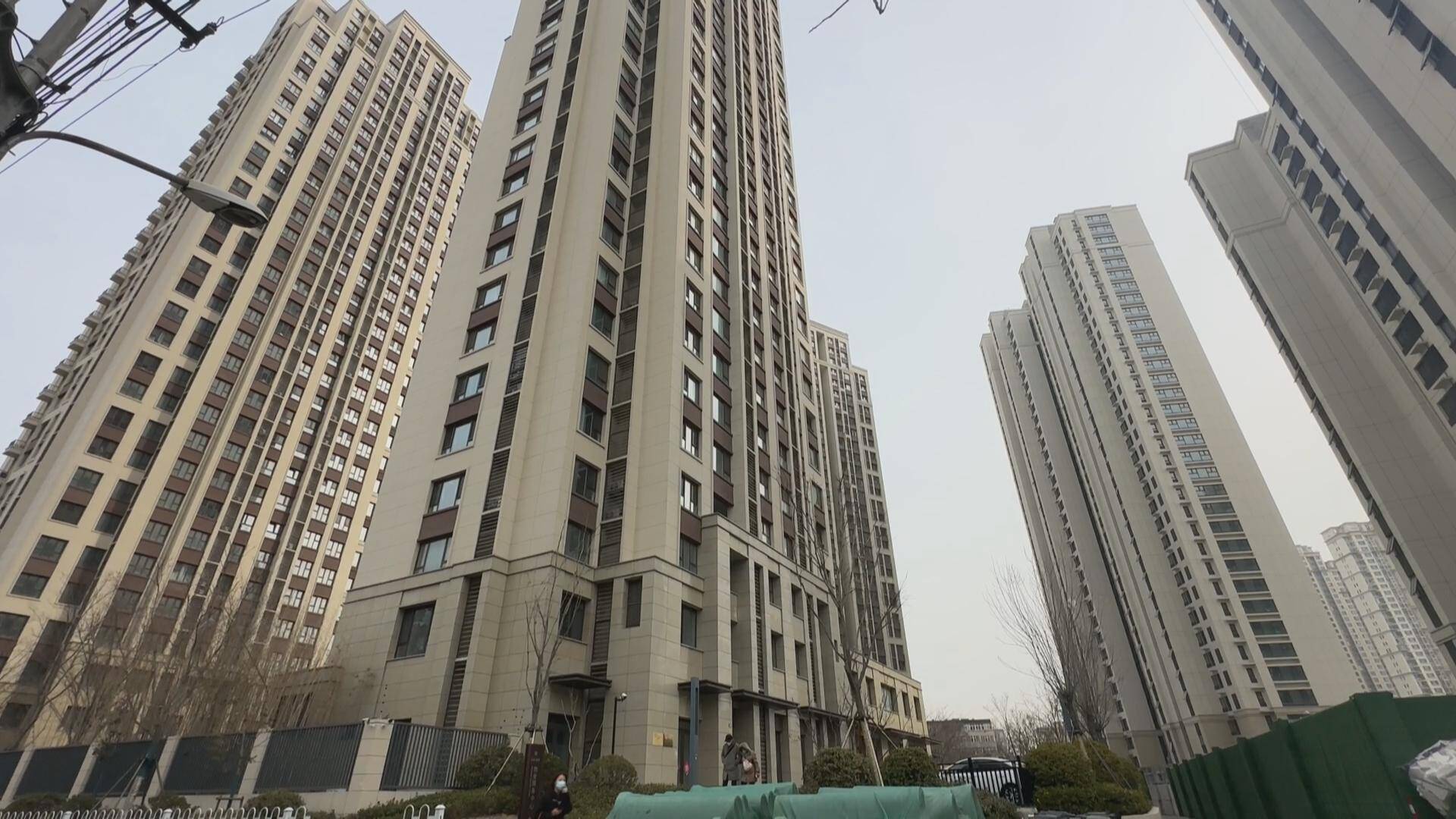 购买了位于青岛市北区的金地锦宸小区的一套房产