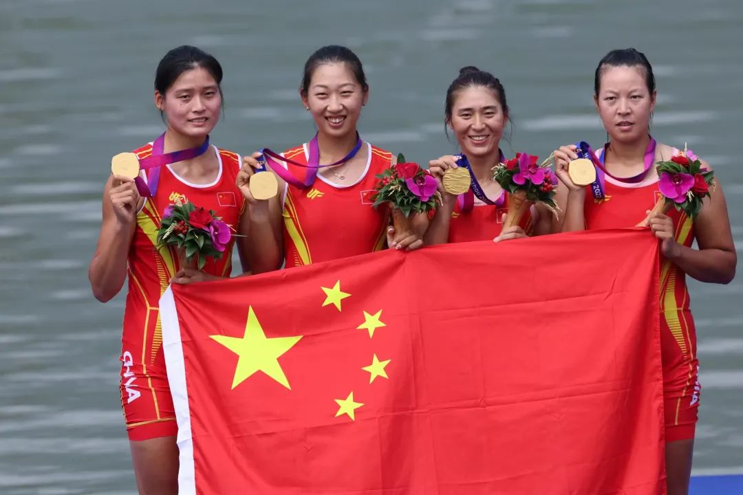 赛艇再添1金！刘晓鑫登顶杭州亚运会女子四人单桨无舵手