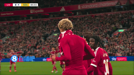 利物浦联赛杯2-1圣徒晋级 伊萨克首球埃基蒂克绝杀+染红