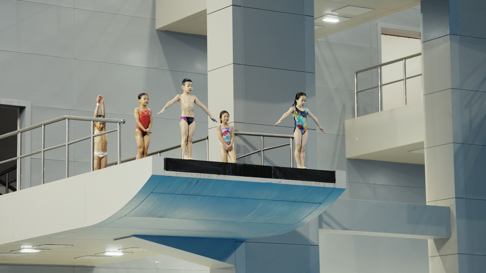体彩公益金赋能! 烟台游泳跳水馆:跃动冠军梦,惠泽千万家